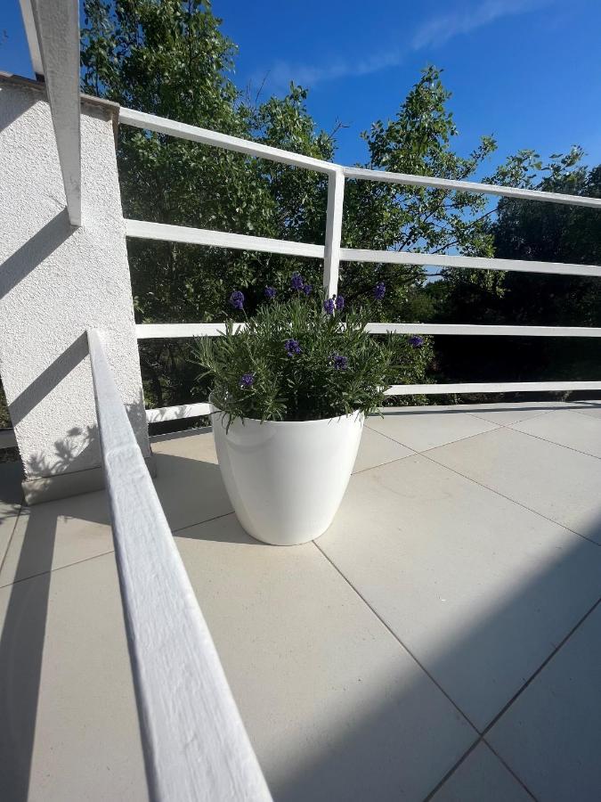 Pinezici Apartman Niccole المظهر الخارجي الصورة