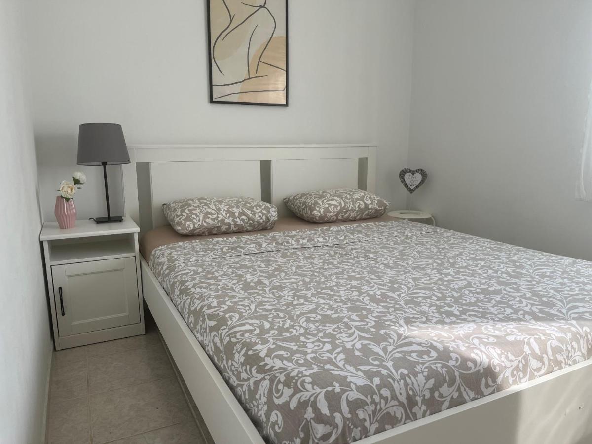 Pinezici Apartman Niccole المظهر الخارجي الصورة