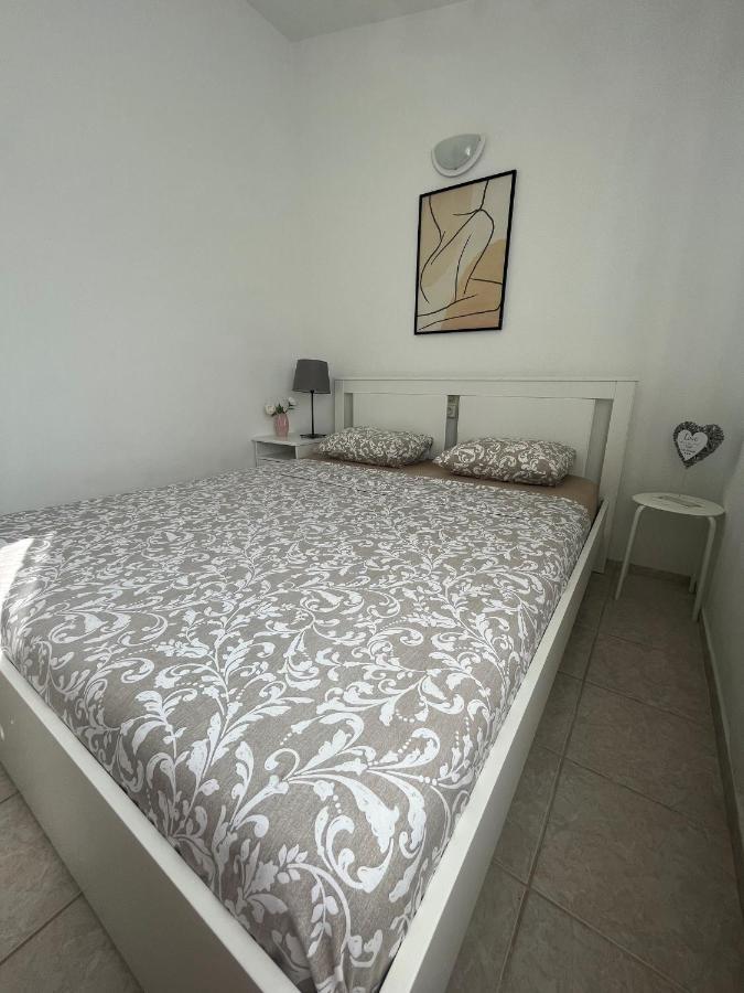 Pinezici Apartman Niccole المظهر الخارجي الصورة