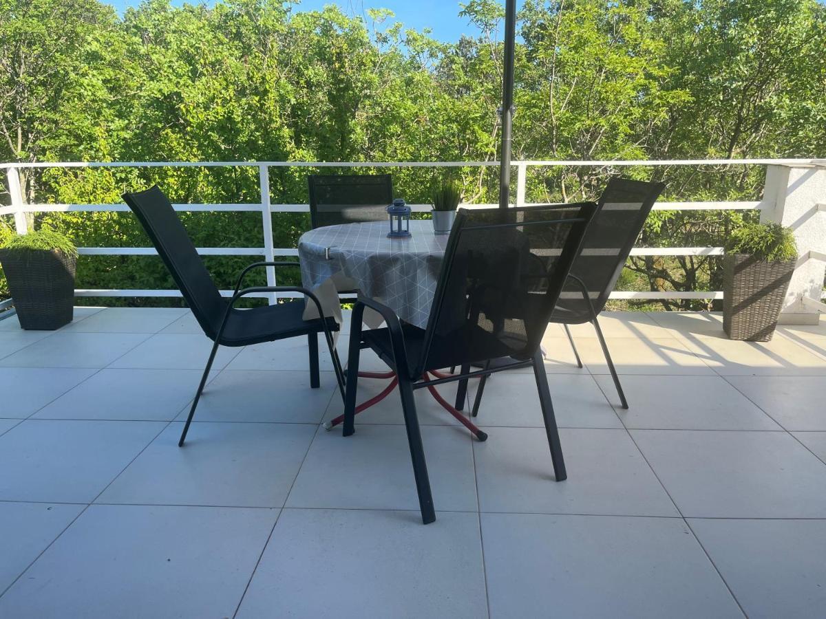 Pinezici Apartman Niccole المظهر الخارجي الصورة