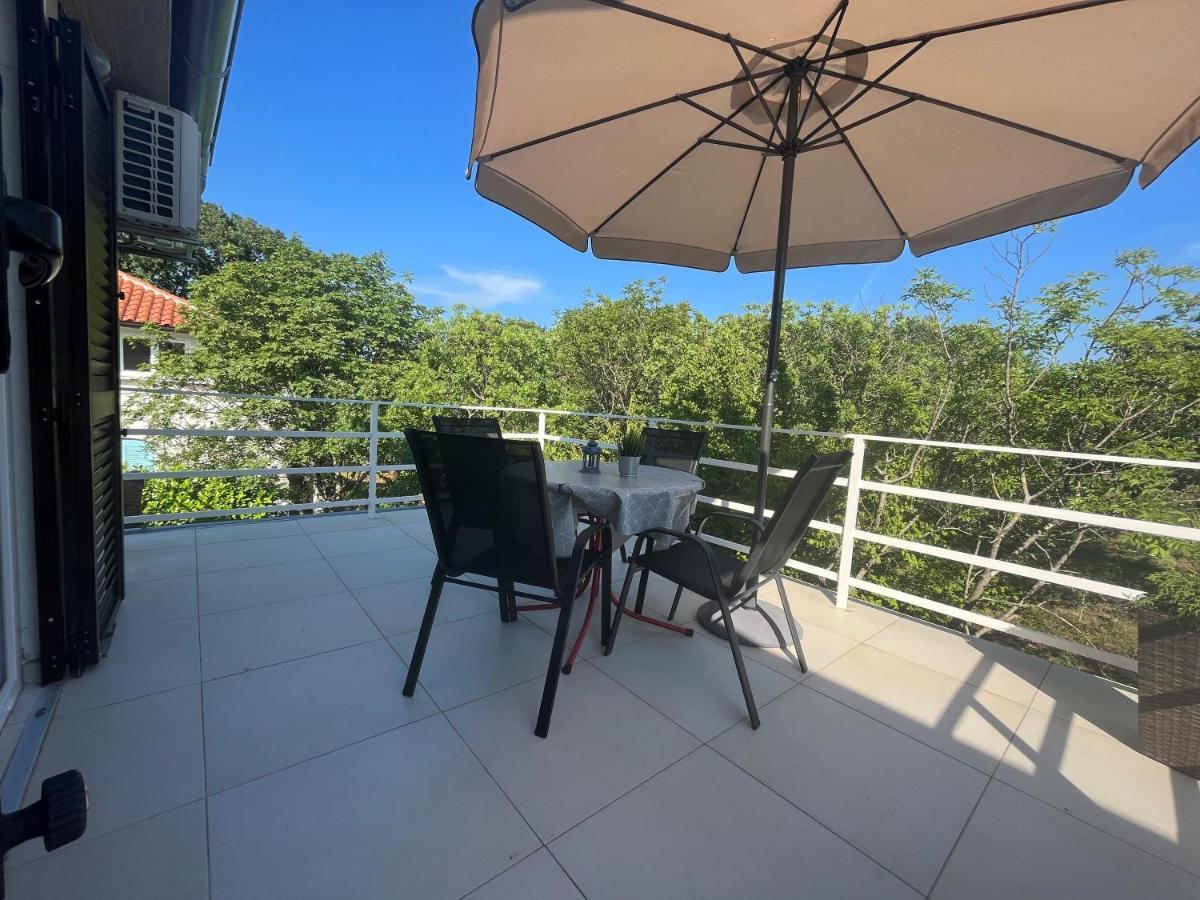 Pinezici Apartman Niccole المظهر الخارجي الصورة