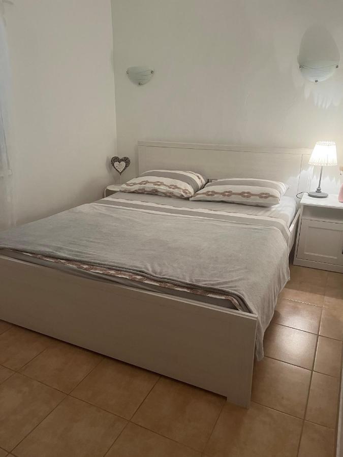 Pinezici Apartman Niccole المظهر الخارجي الصورة