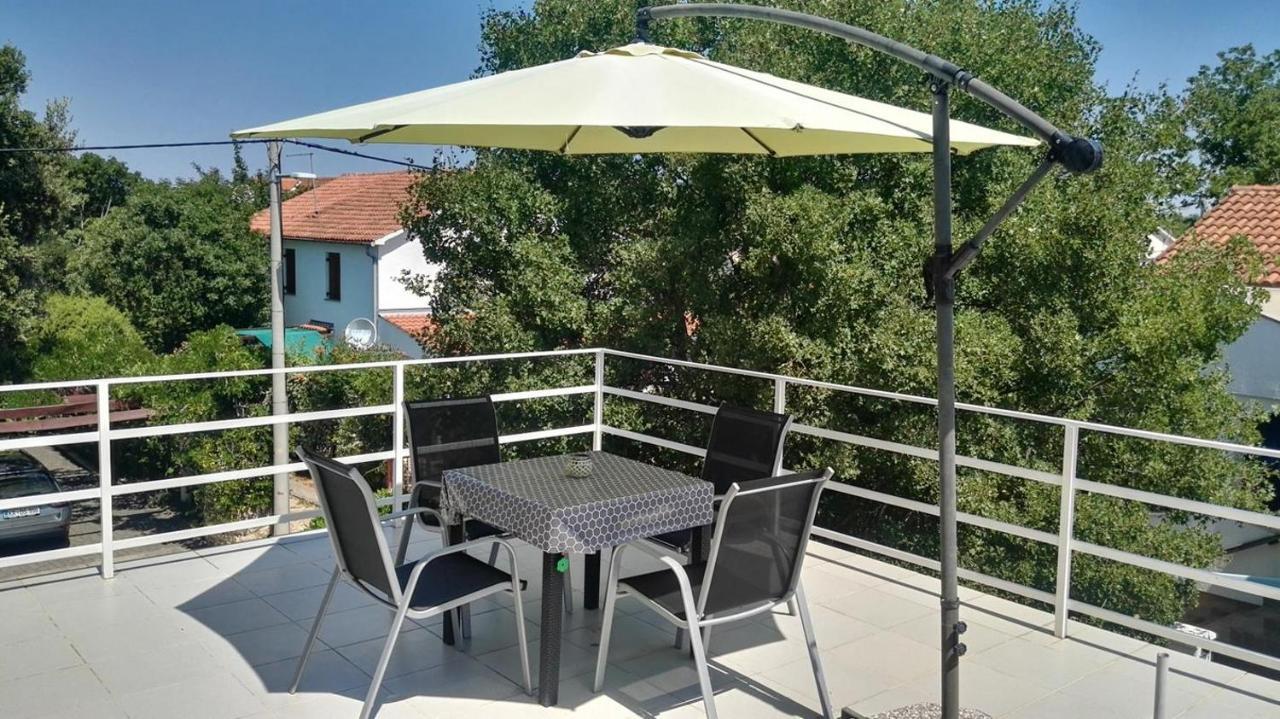 Pinezici Apartman Niccole المظهر الخارجي الصورة